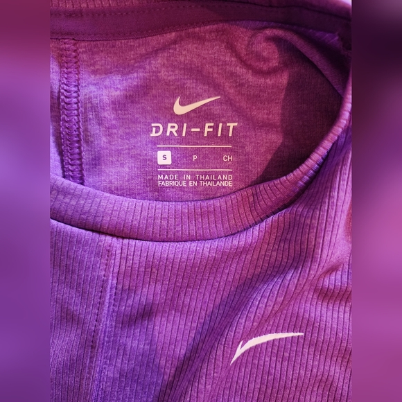 Nike Dri-Fit Cropped Crossover Training Tank - Picture 3 of 4